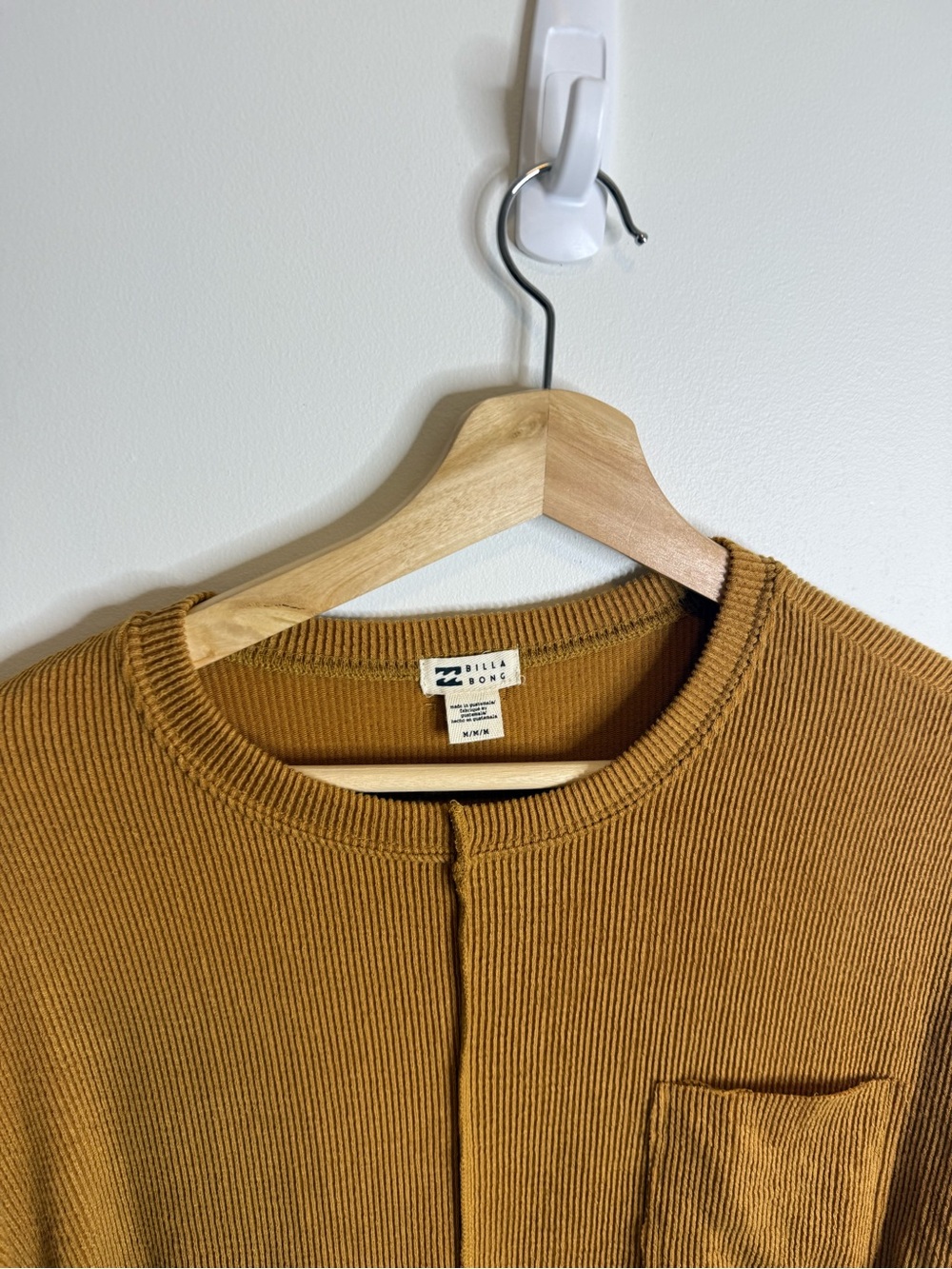 Billabong Waffle Crewneck Sweater in Mustard size medium - Picture 5 of 9